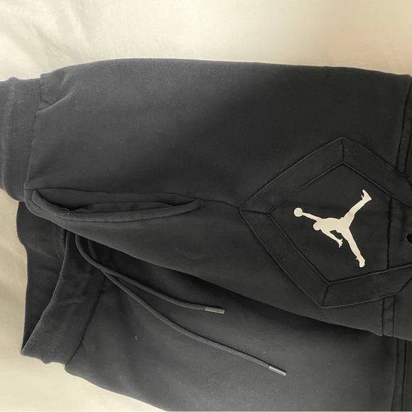 Jordan brand heavy weight diamond logo fleece short in black - Picture 3 of 10